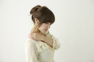 肩こり女性